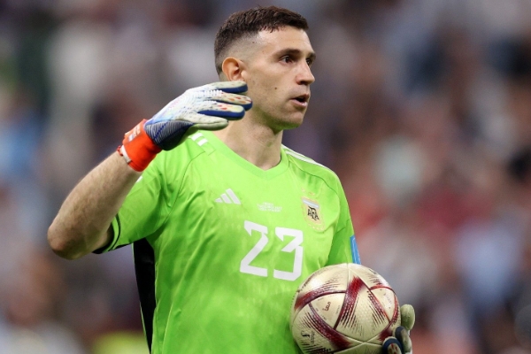 莫佩調侃撞傷萊諾成就大馬?。骸半y道他不應該對我心存感激嗎？”